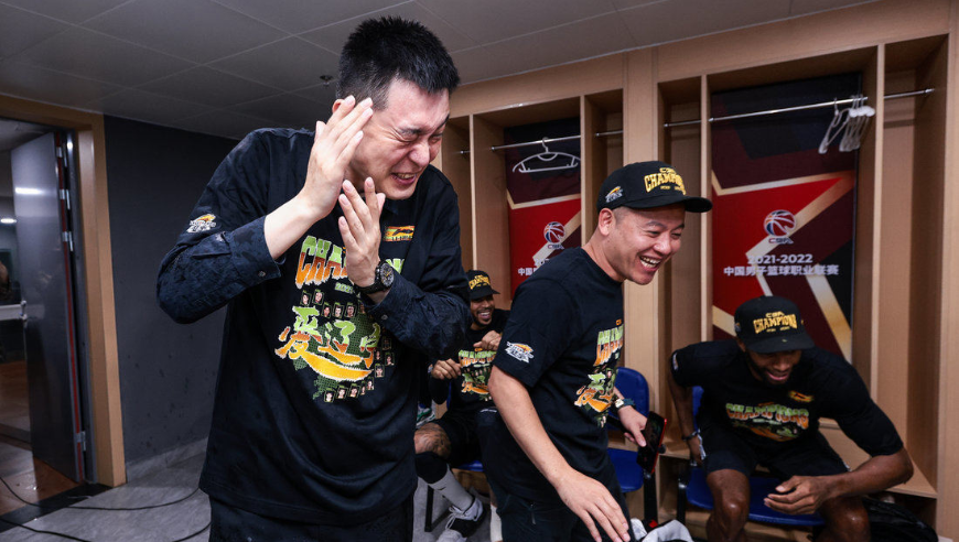 爱游戏体育关于赛前犹他爵士调整名单以备CBA季后赛，更衣室发声环节打磨，压力陡增，医务组通报恢复的信息